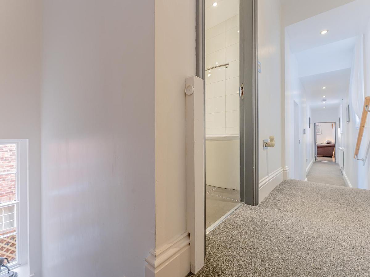 Flat 4A Apartment Chester Bagian luar foto